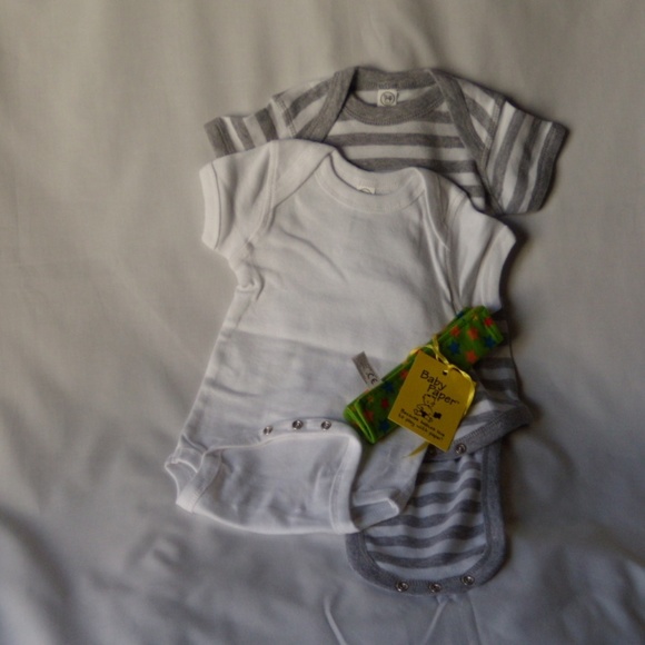 BABY HOODED TOWEL/WASHCLOTHS BUNDLE, BOY OR GIRL - Picture 5 of 7